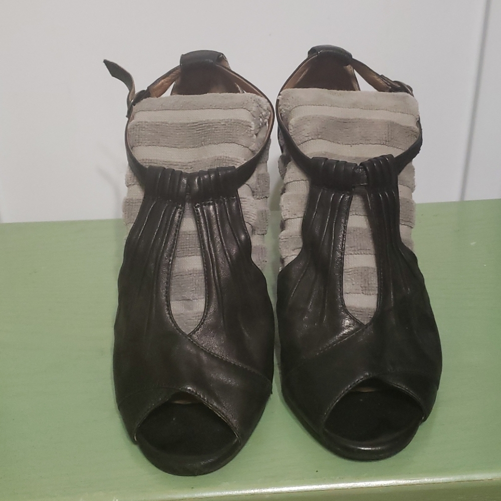 Miz Mooz Retro Inspired Heels